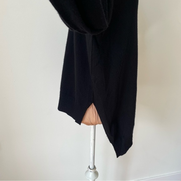 NILI LOTAN Scoop Neck Asymmetric Side Slit Black Cashmere Sweater EUC Size XS - Picture 5 of 8